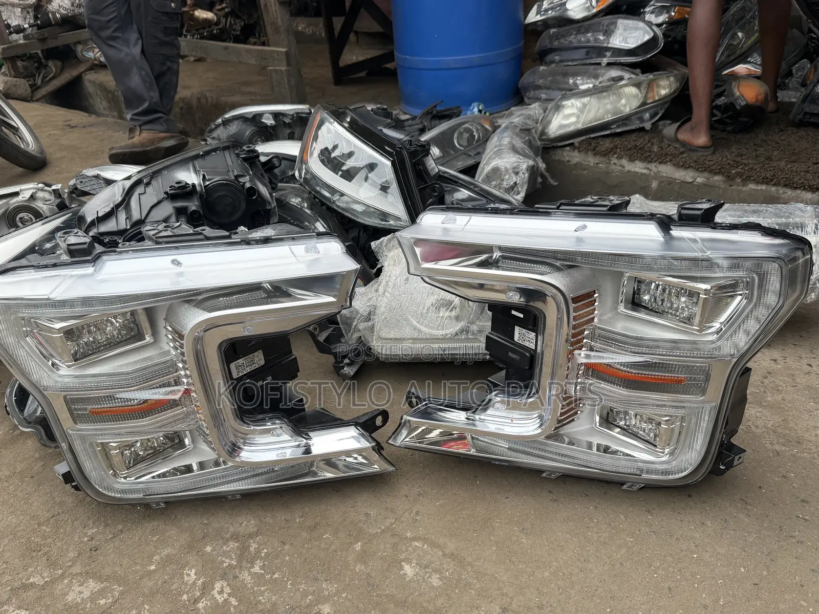 Ford F150 Headlight Pair