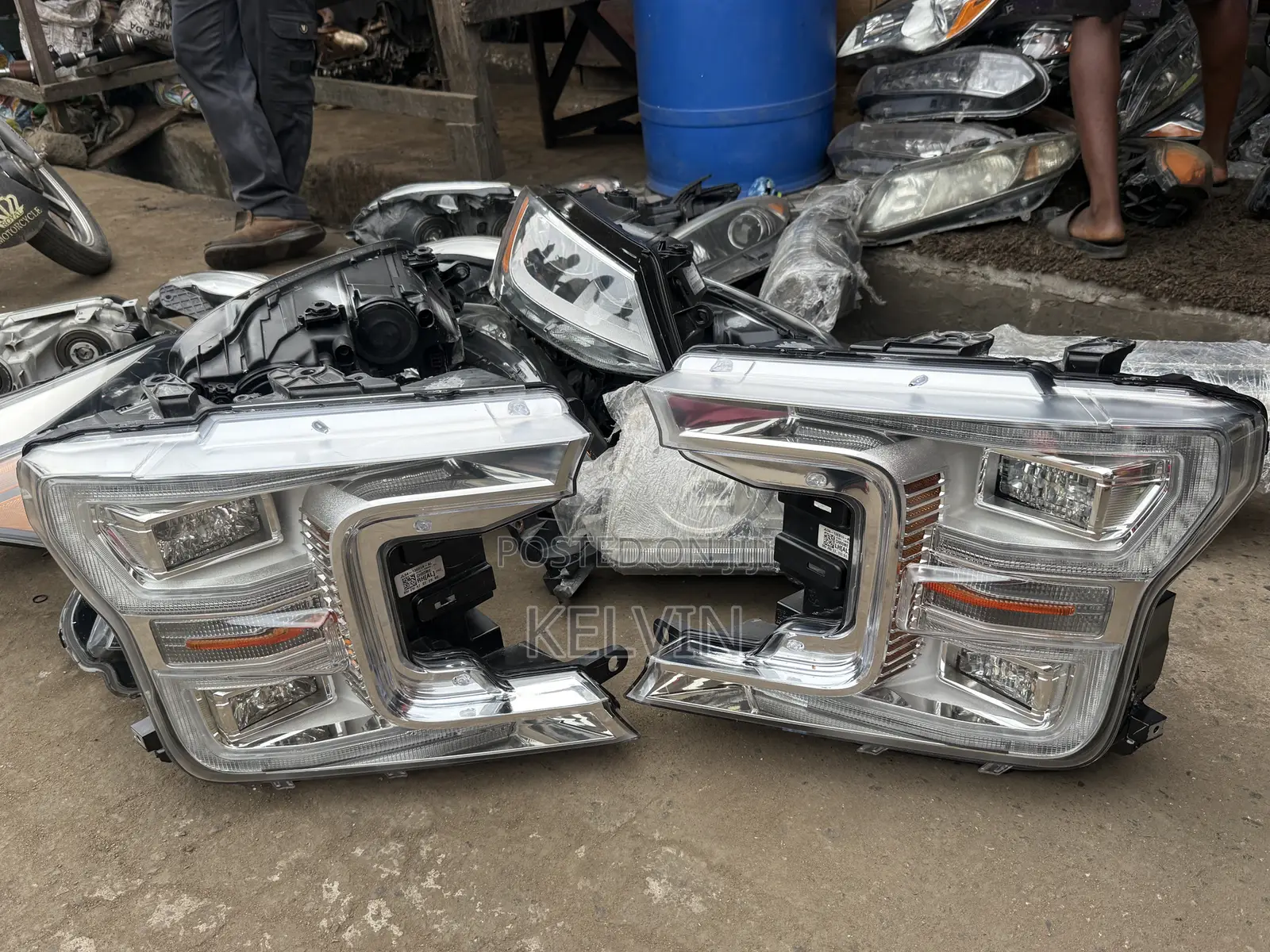 Ford F150 Headlight Pair