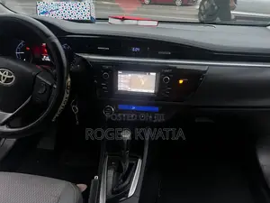 Toyota Corolla LE 4dr Sedan (1.8L 4cyl CVT) 2016 Gray