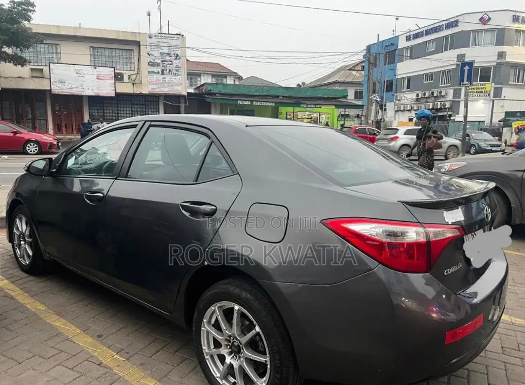 Toyota Corolla LE 4dr Sedan (1.8L 4cyl CVT) 2016 Gray