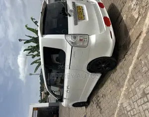 Bus 2011 White