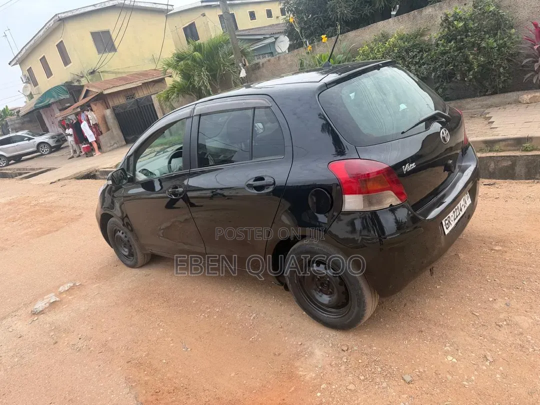 Toyota Vitz 2010 Black