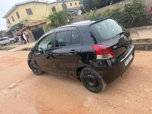 Toyota Vitz 2010 Black