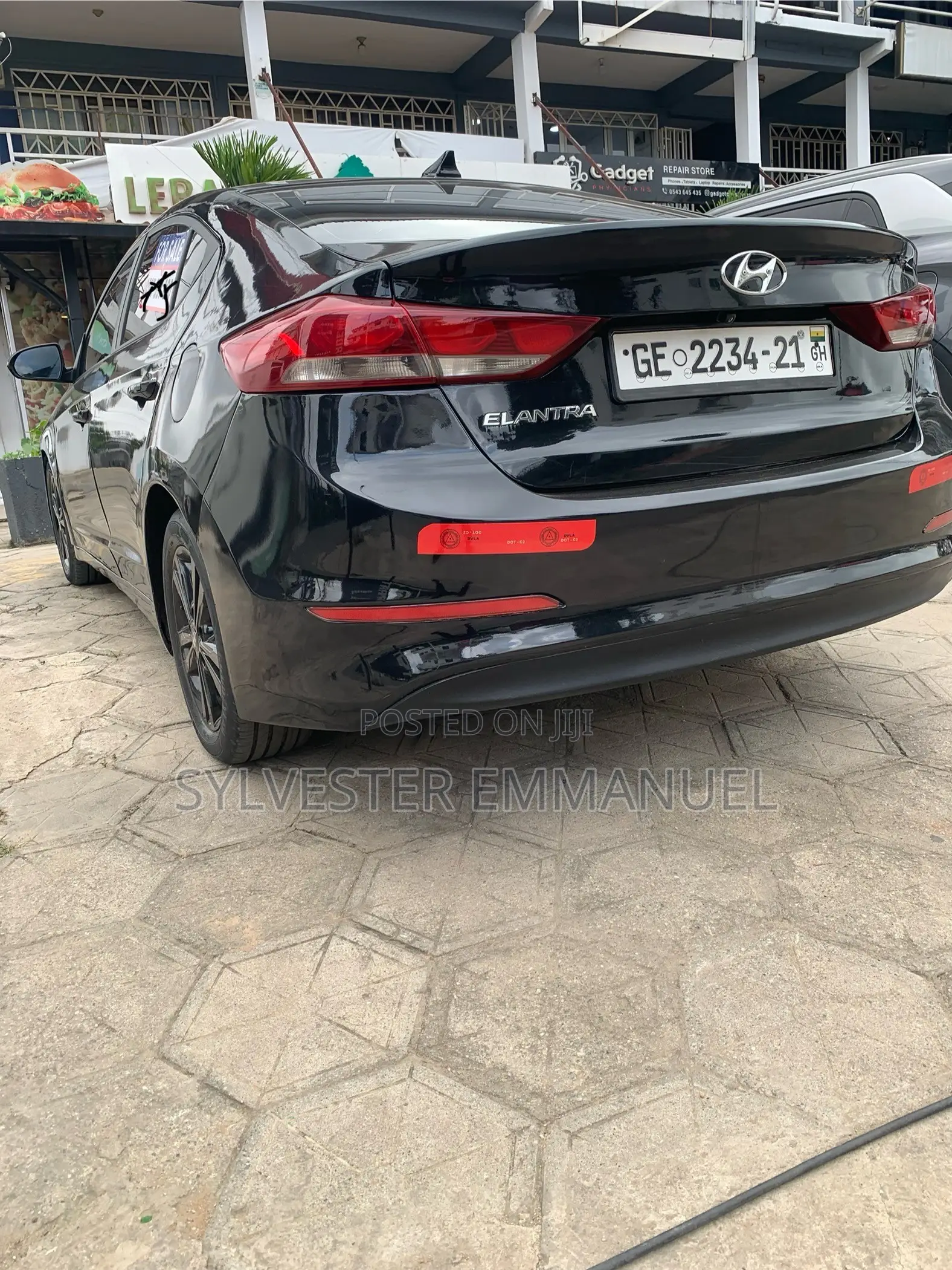 Hyundai Elantra Limited Sedan FWD (2.0L 4cyl 6A) 2017 Black