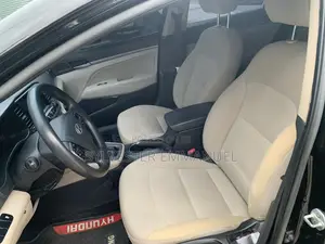 Hyundai Elantra Limited Sedan FWD (2.0L 4cyl 6A) 2017 Black