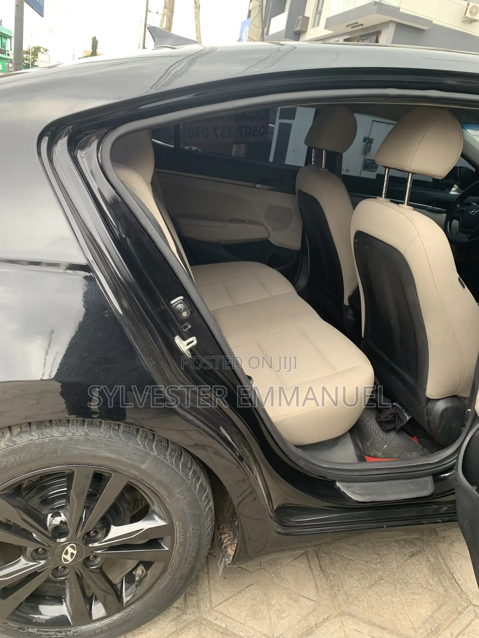 Hyundai Elantra Limited Sedan FWD (2.0L 4cyl 6A) 2017 Black