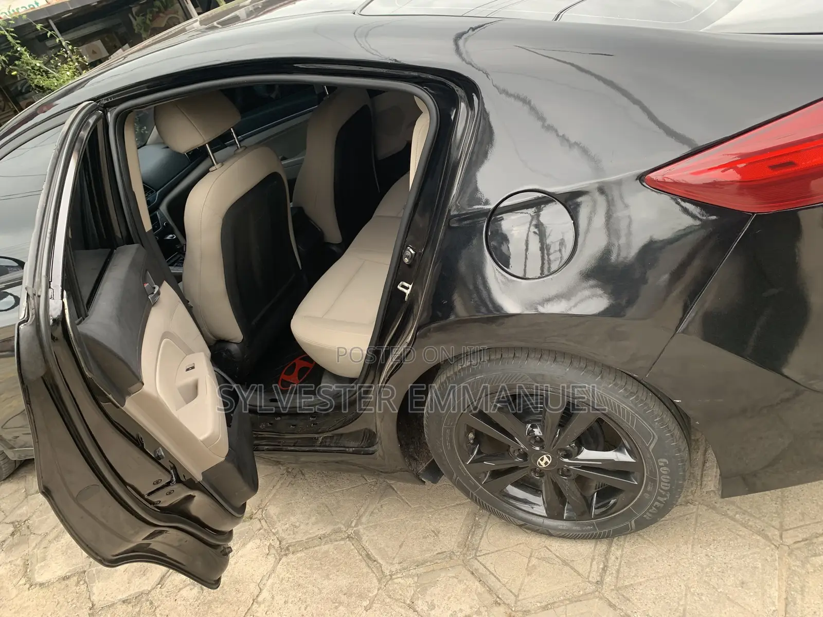 Hyundai Elantra Limited Sedan FWD (2.0L 4cyl 6A) 2017 Black