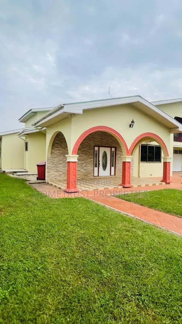 6bdrm Duplex in Haatso Westland, Antis for rent