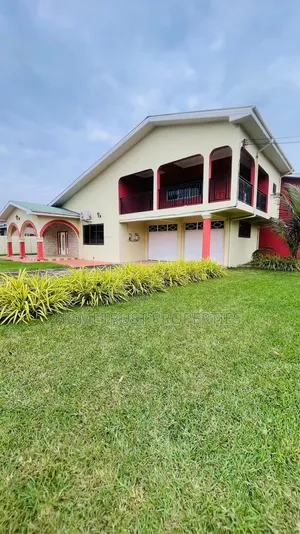 6bdrm Duplex in Haatso Westland, Antis for rent