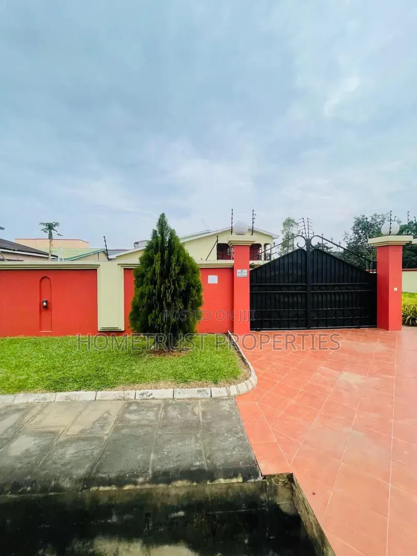 6bdrm Duplex in Haatso Westland, Antis for rent