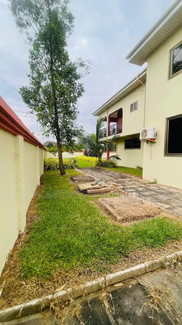 6bdrm Duplex in Haatso Westland, Antis for rent
