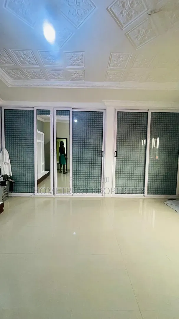 6bdrm Duplex in Haatso Westland, Antis for rent