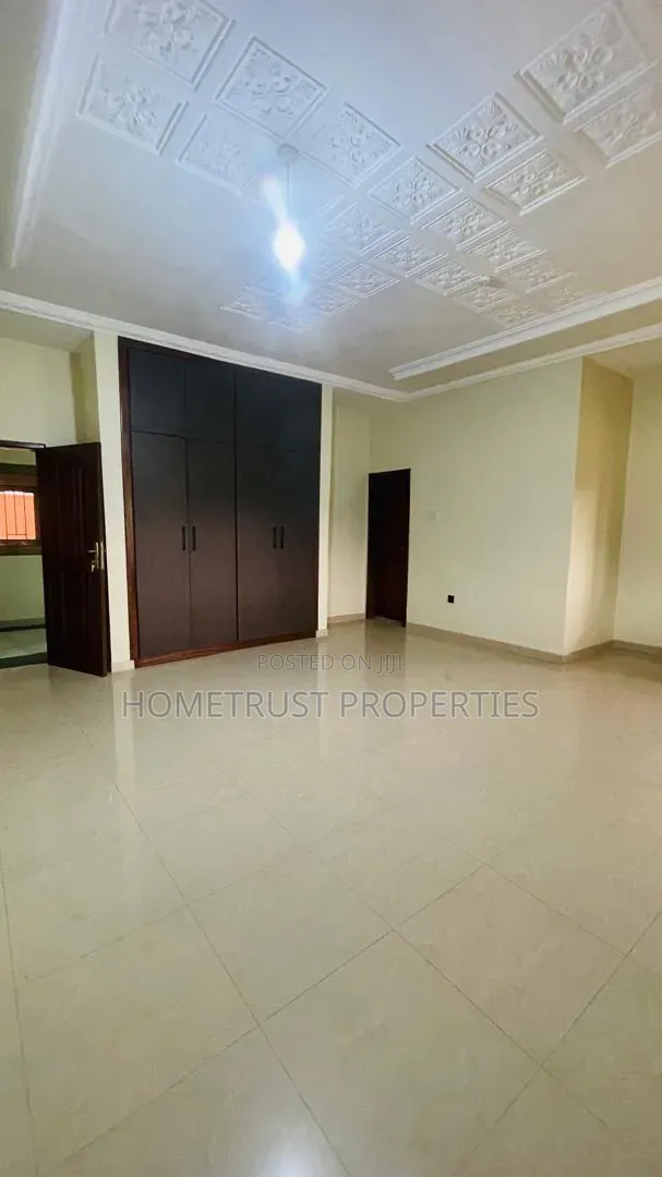 6bdrm Duplex in Haatso Westland, Antis for rent