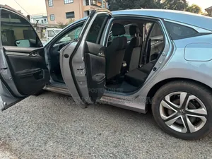 Honda Civic 2018 Silver