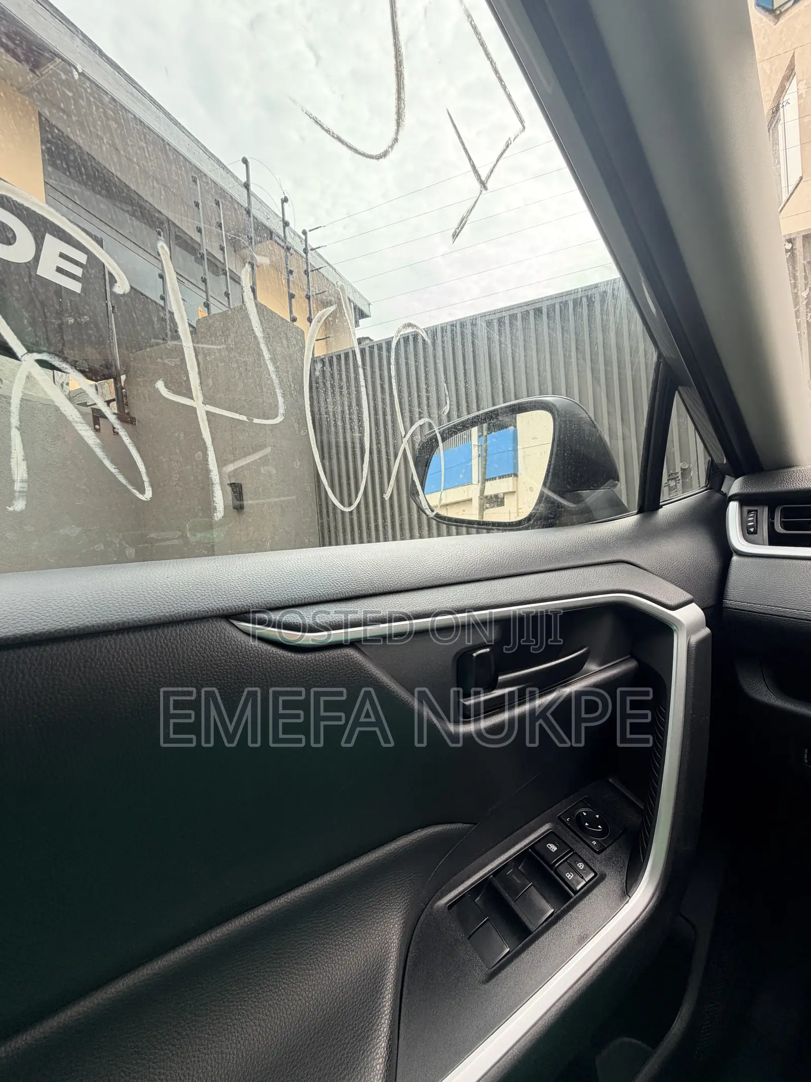 Toyota RAV4 LE 2022 Silver