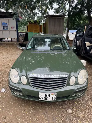 Mercedes-Benz E200 2007 Green
