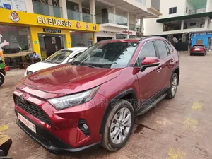 Toyota RAV4 2022 Red