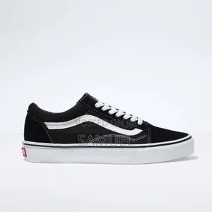 Brand New Mens Sneaker at Very Low Cost.