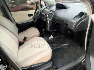 Toyota Vitz 2010 Black