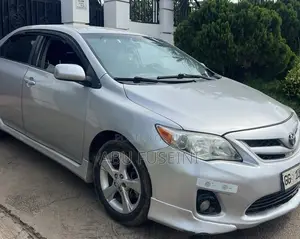 Toyota Corolla 2012 Silver