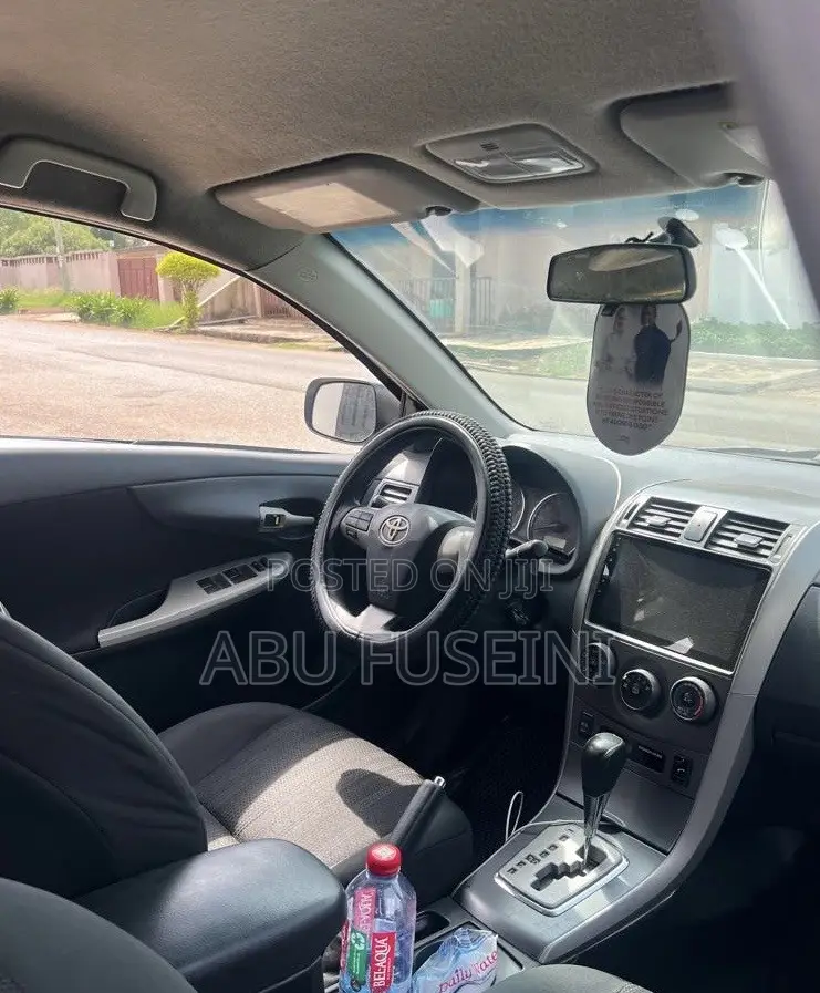 Toyota Corolla 2012 Silver