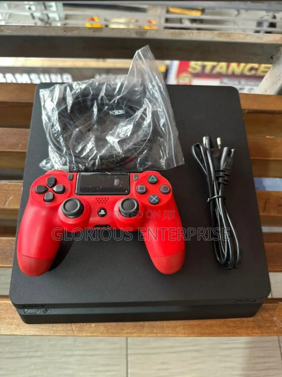 PS 4 Slim Console