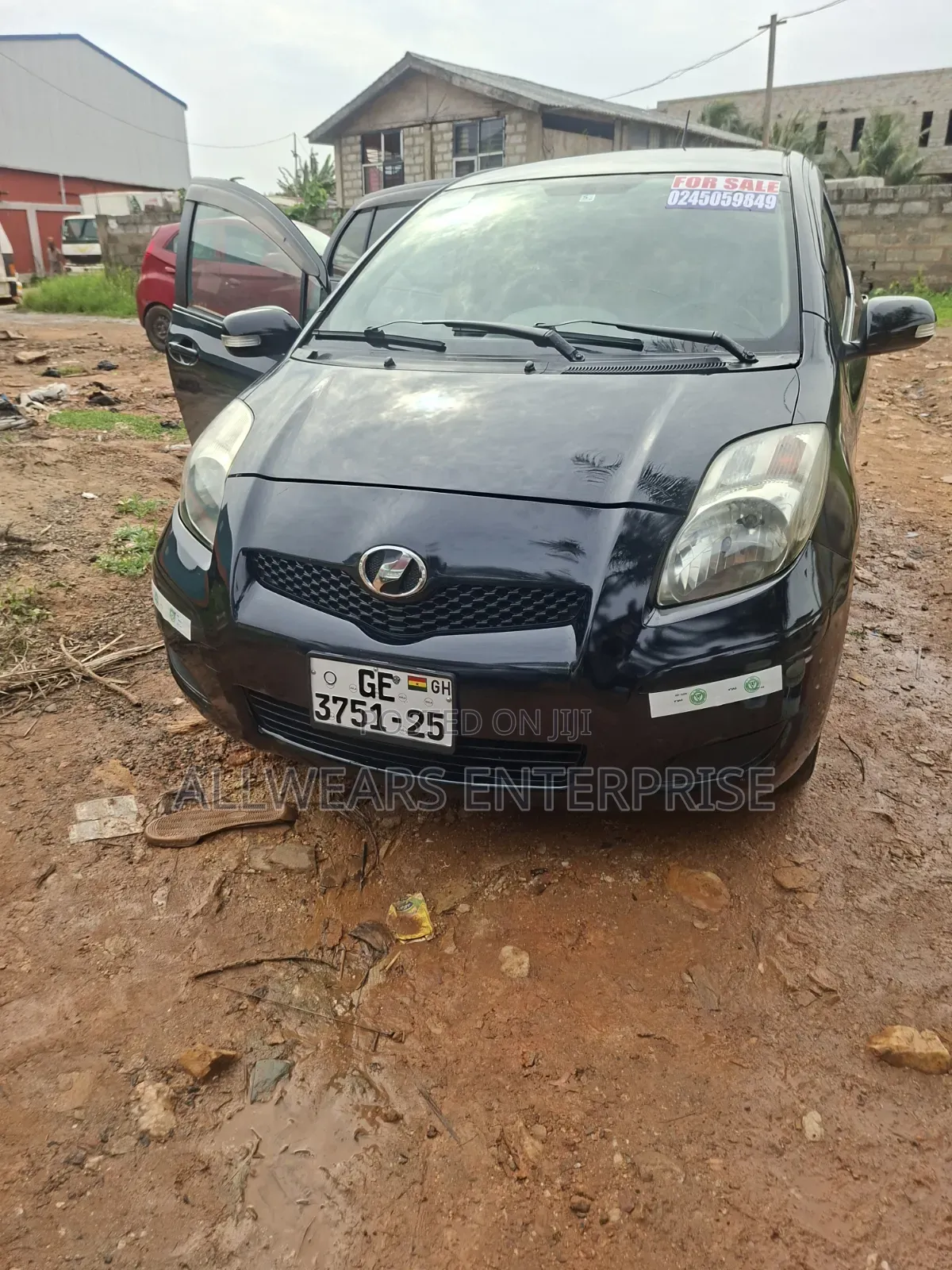 Toyota Vitz 2010 Black