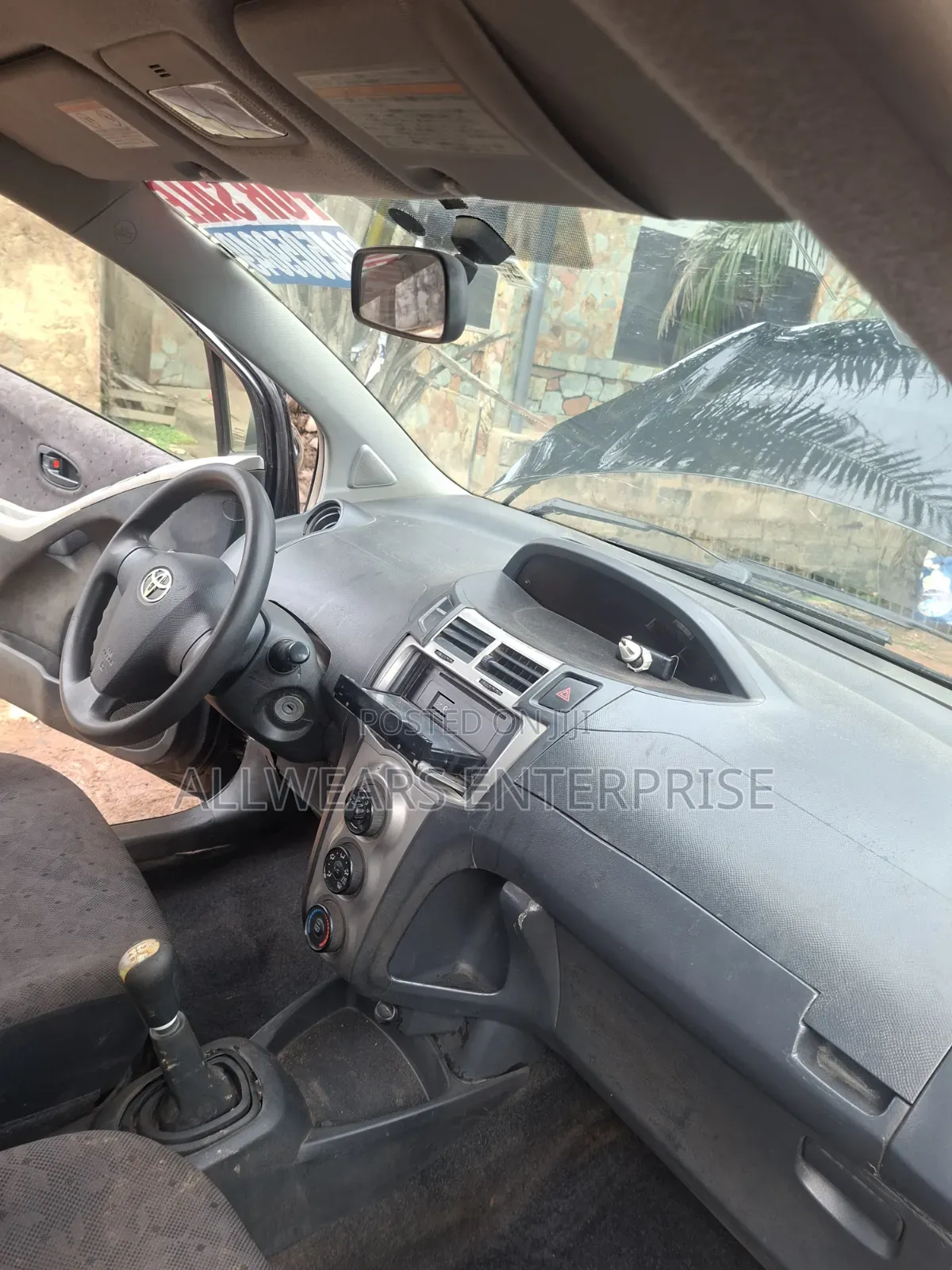 Toyota Vitz 2010 Black