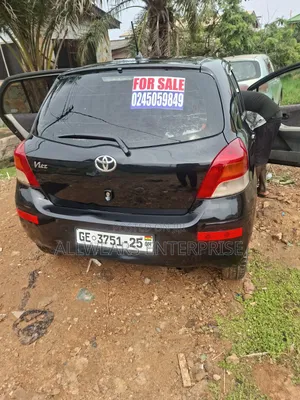 Toyota Vitz 2010 Black
