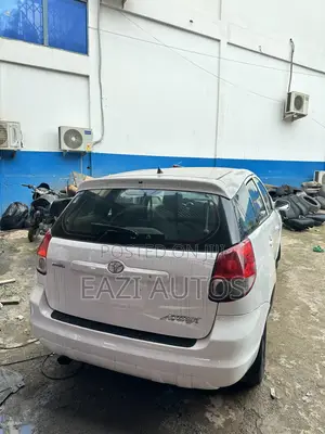 Toyota Matrix 2006 White