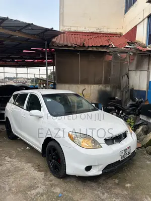 Toyota Matrix 2006 White