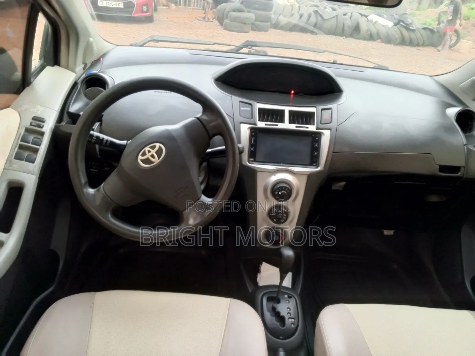 Toyota Vitz 2010 Black
