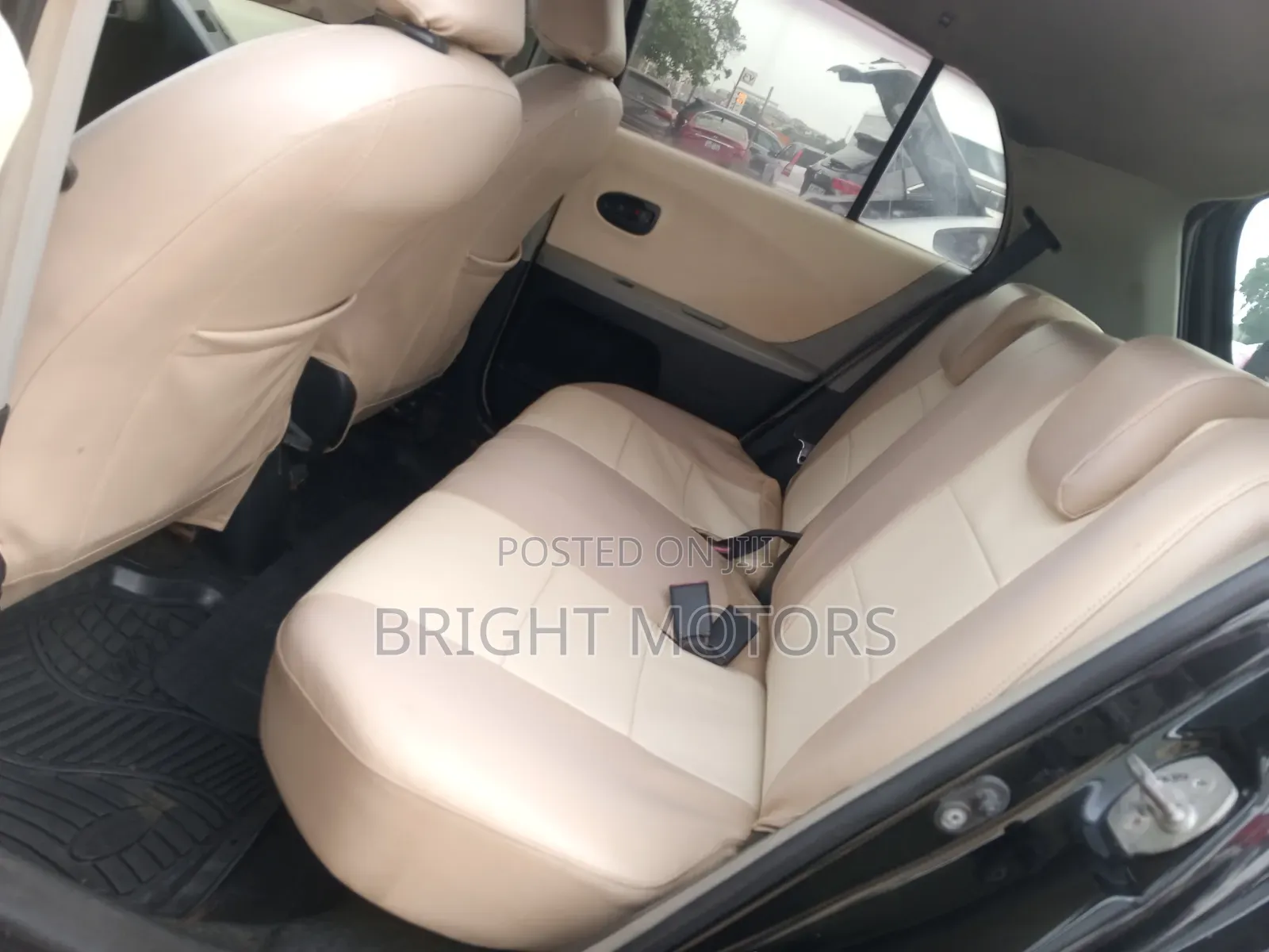 Toyota Vitz 2010 Black