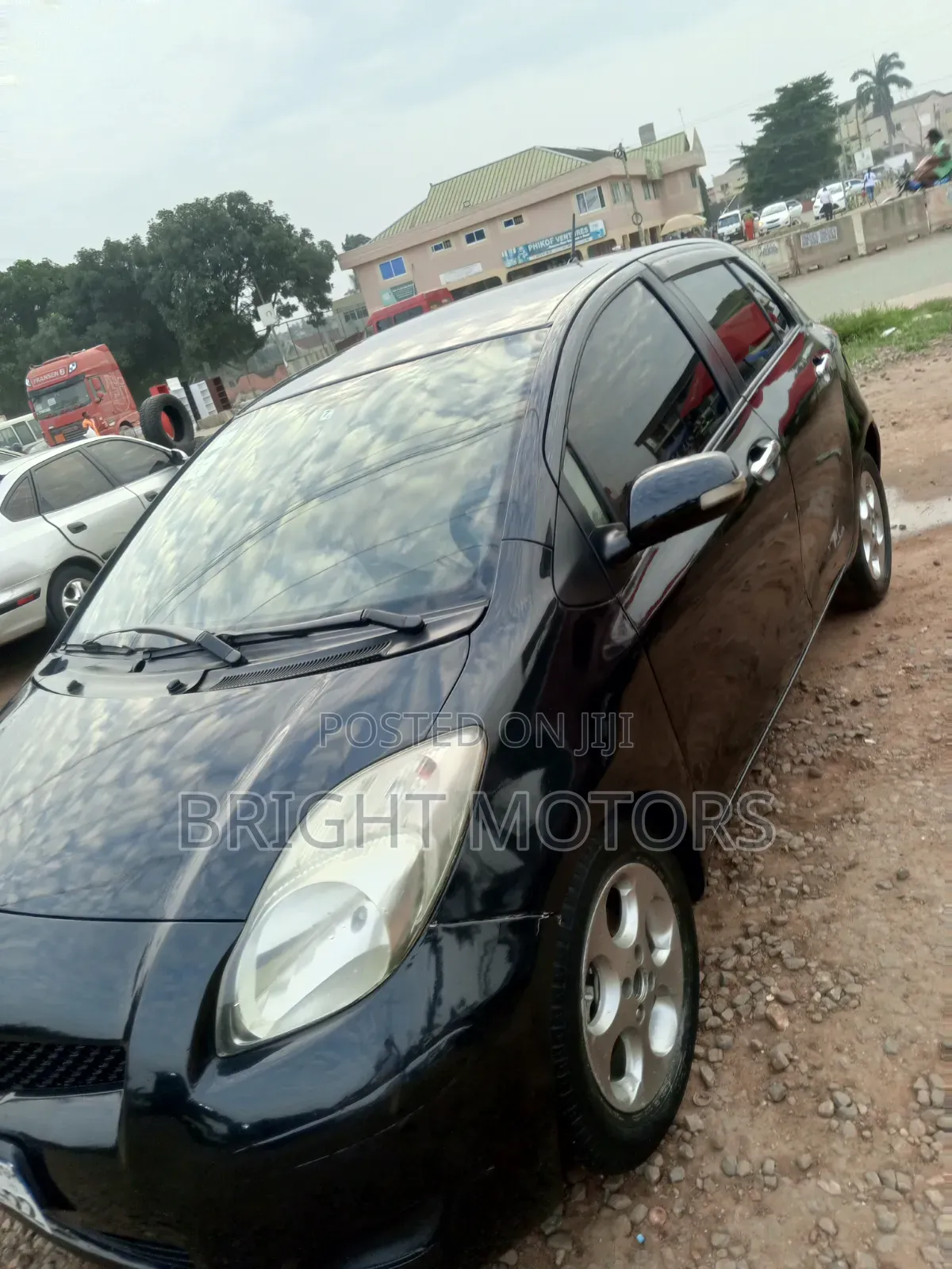Toyota Vitz 2010 Black