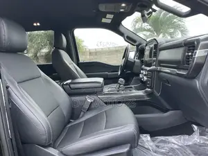 Ford F-150 XLT 2022 Black