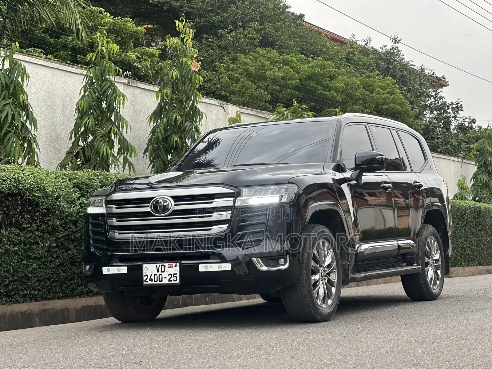 Toyota Land Cruiser LC300 2022 Black