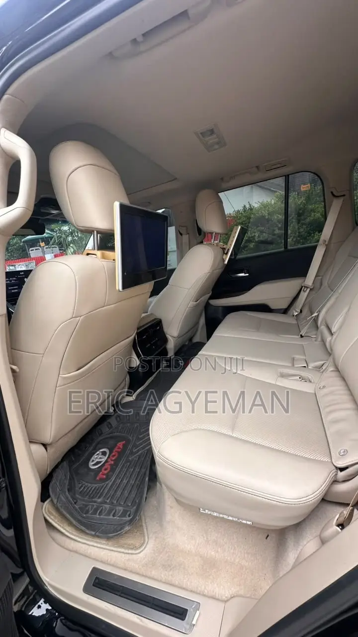 Toyota Land Cruiser 2022 Black