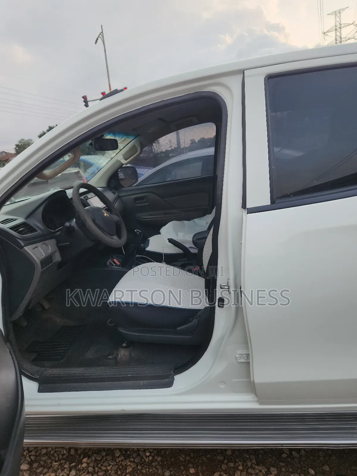 Mitsubishi L200 2017 White