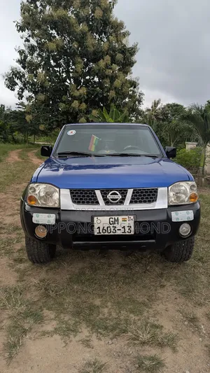 Nissan Hardbody 2013 Blue