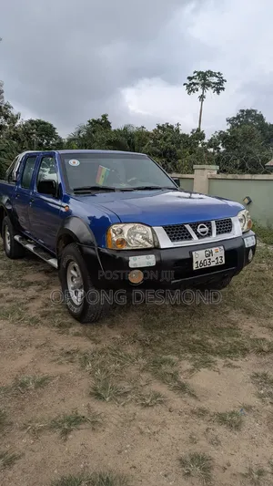 Nissan Hardbody 2013 Blue