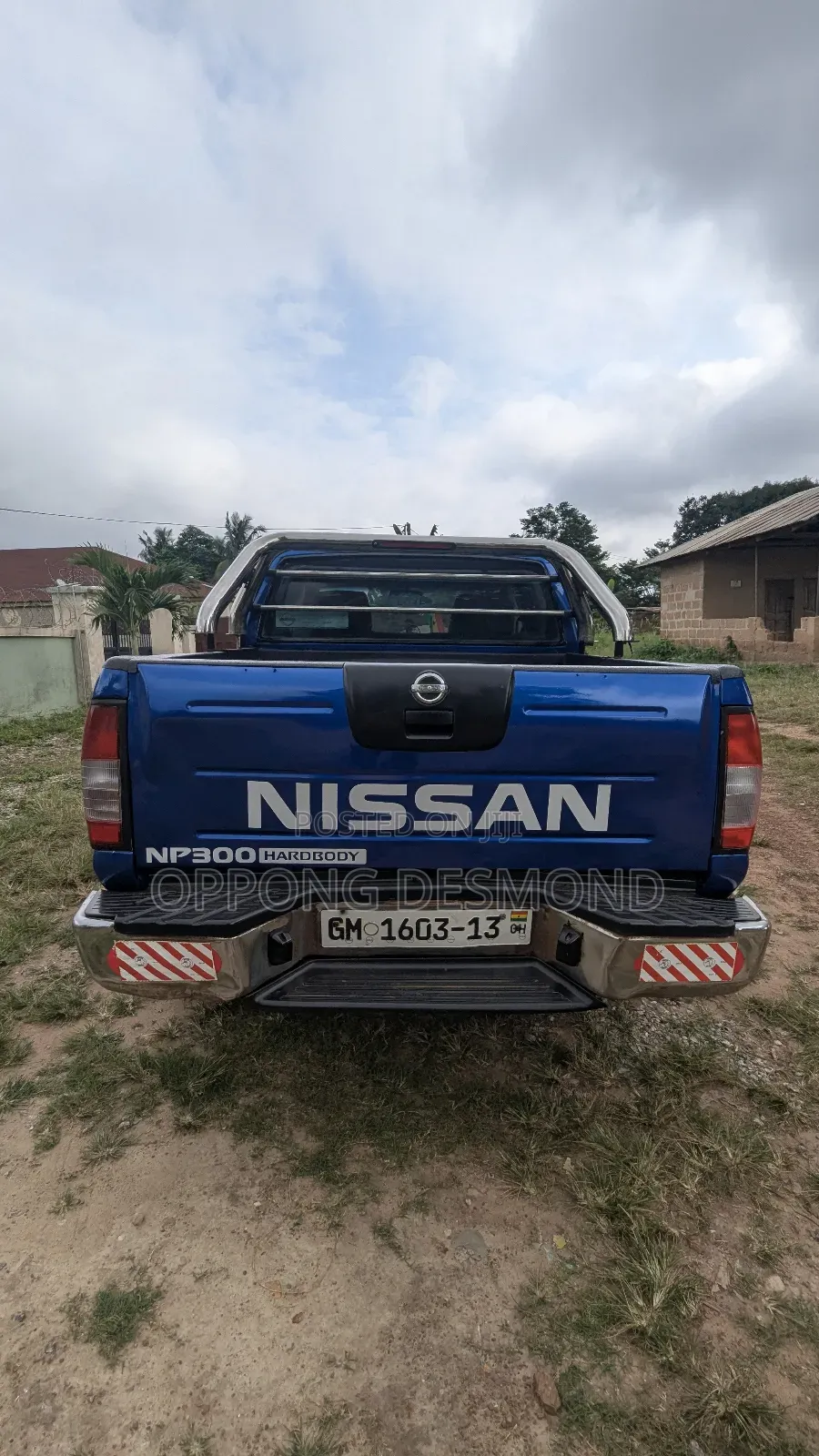 Nissan Hardbody 2013 Blue