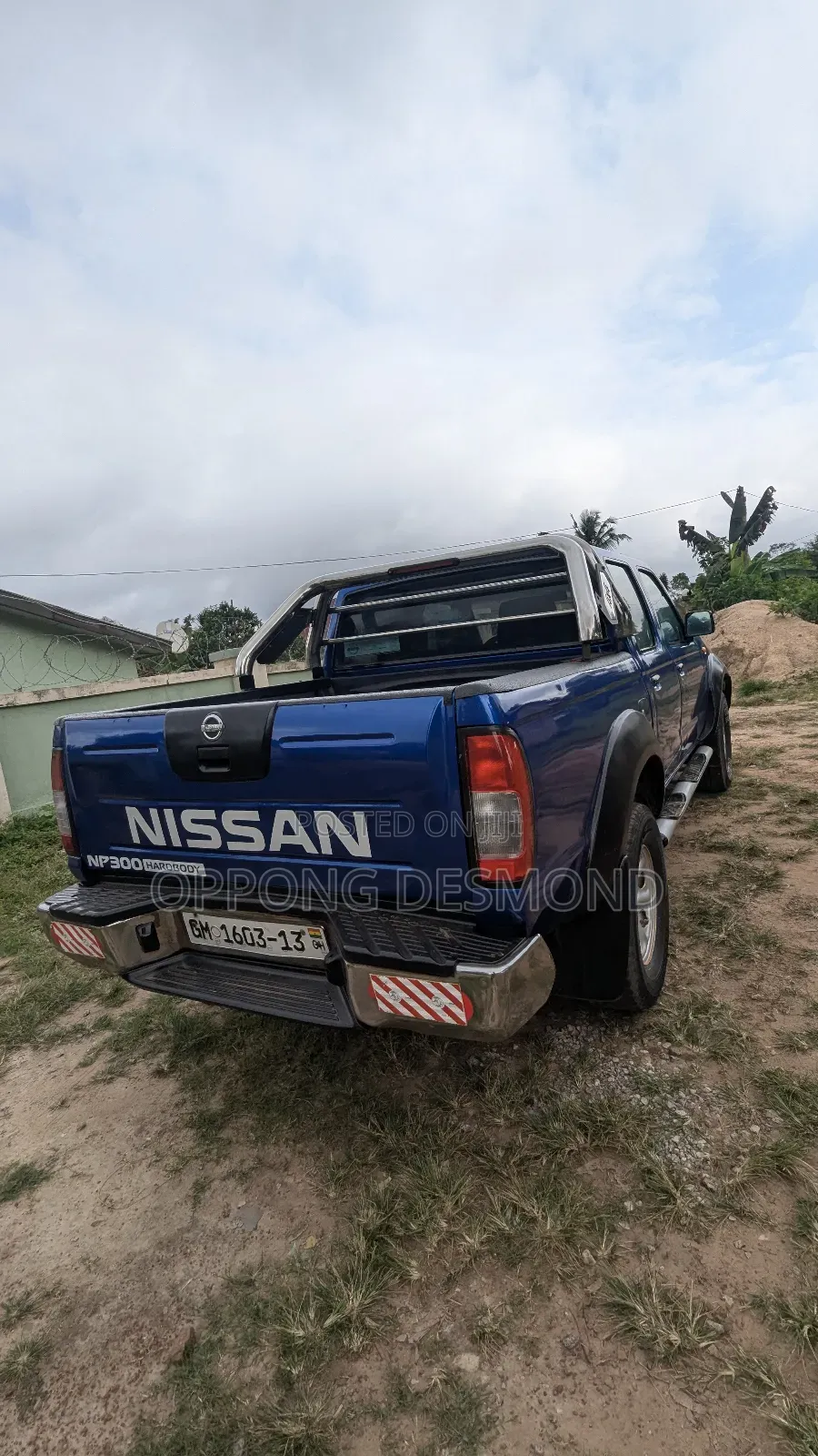 Nissan Hardbody 2013 Blue