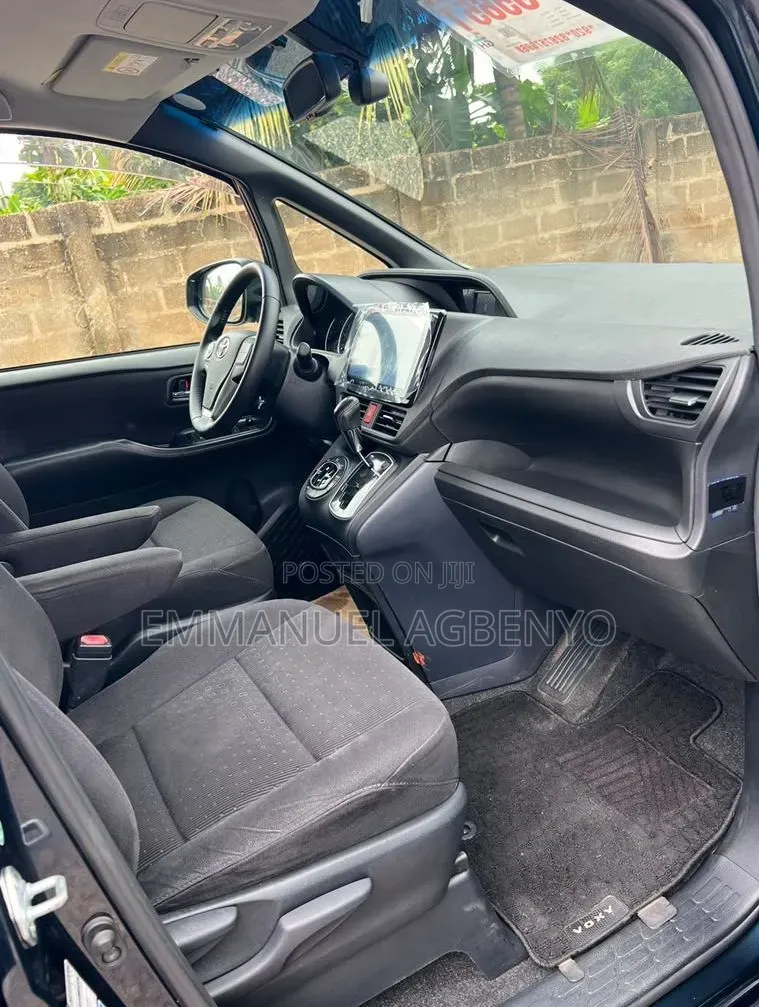 Toyota Voxy 2015 Black