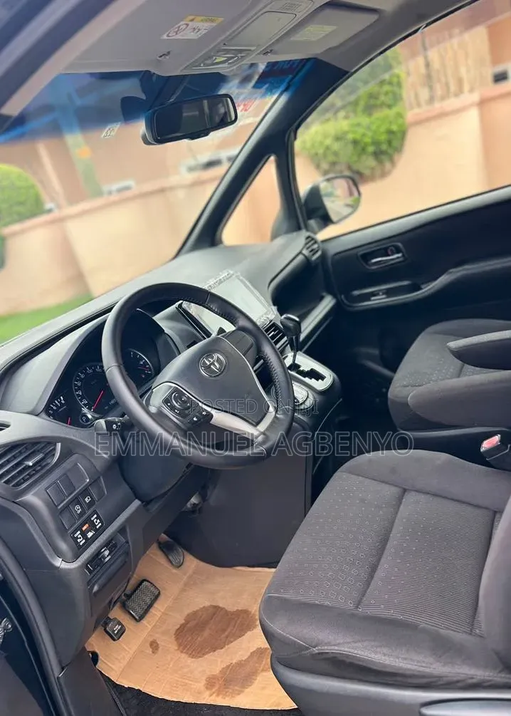 Toyota Voxy 2015 Black
