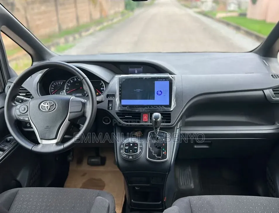 Toyota Voxy 2015 Black