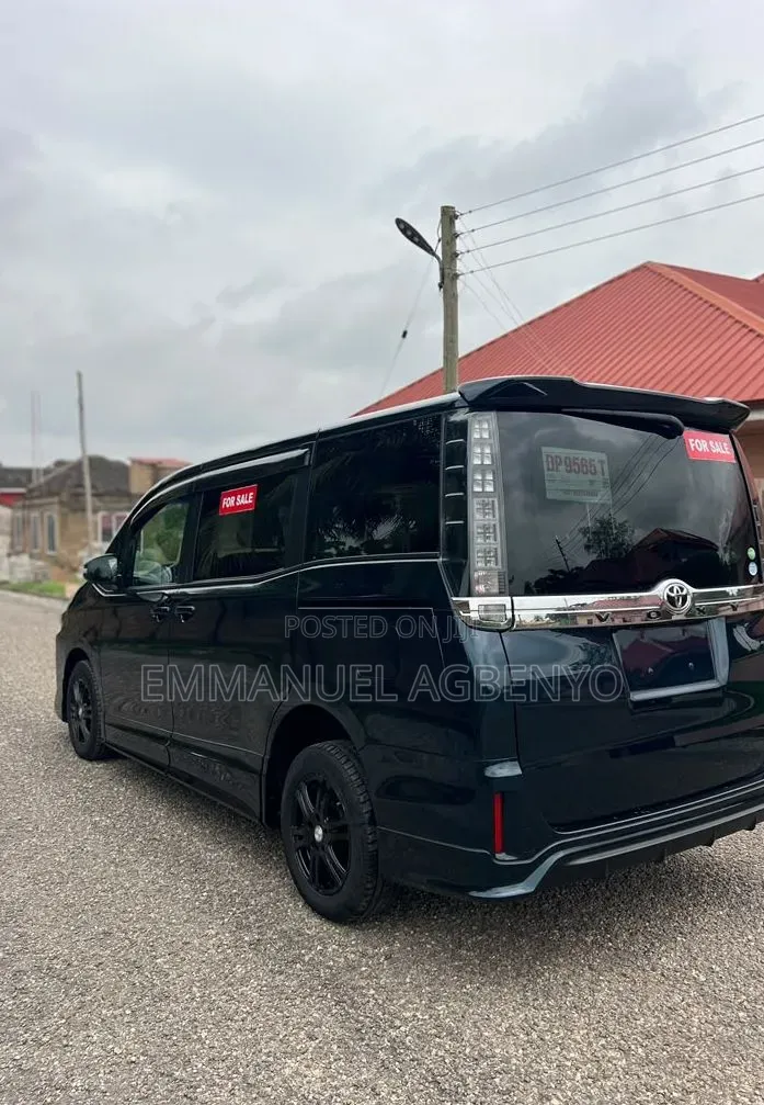 Toyota Voxy 2015 Black