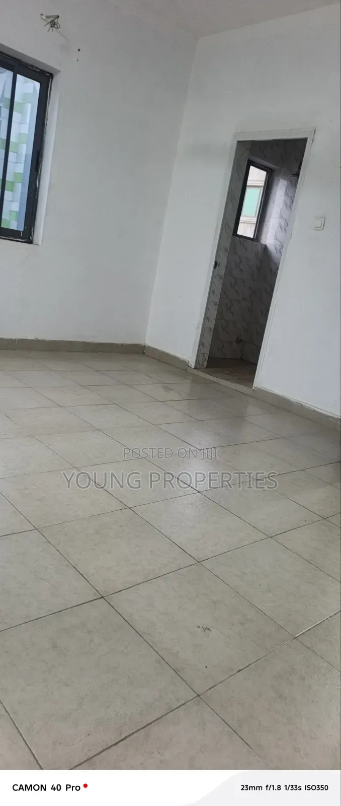 2bdrm Apartment in Ablekuma, Olebu for rent