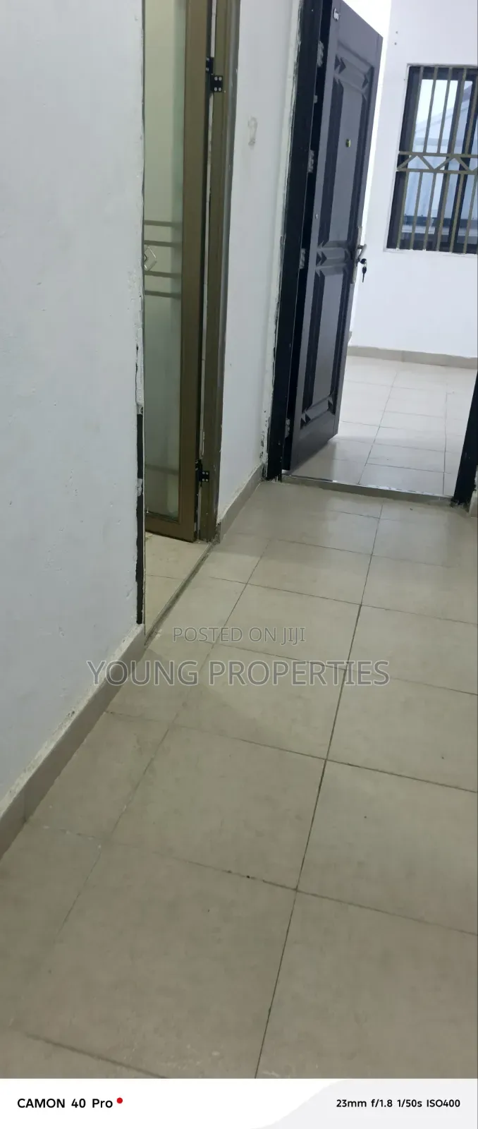 2bdrm Apartment in Ablekuma, Olebu for rent