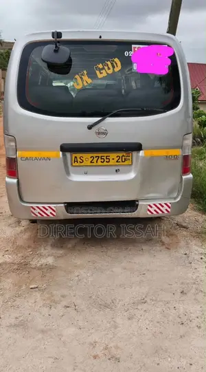 Nissan Caravan (Urvan) 2011 Silver