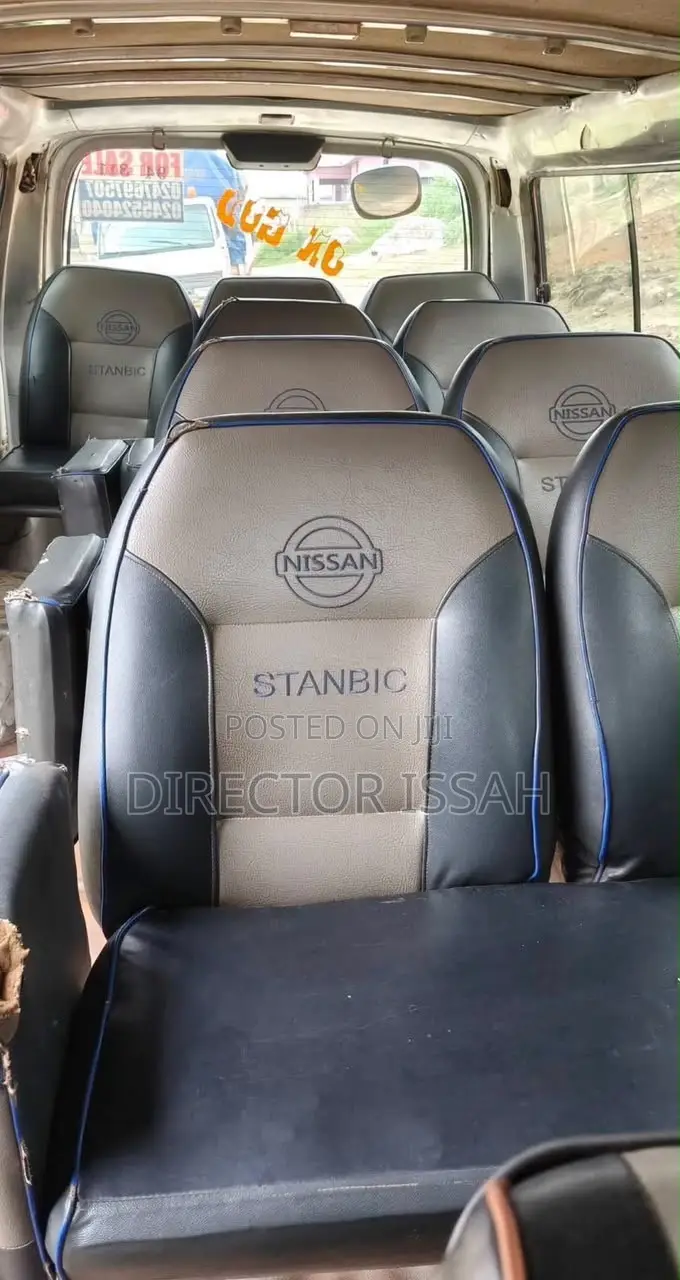 Nissan Caravan (Urvan) 2011 Silver